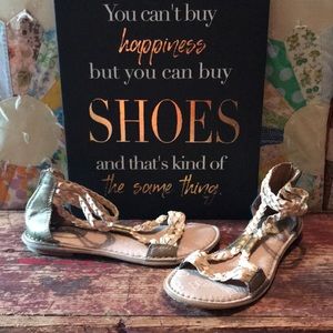 Born concept gladiator sandals in size 6